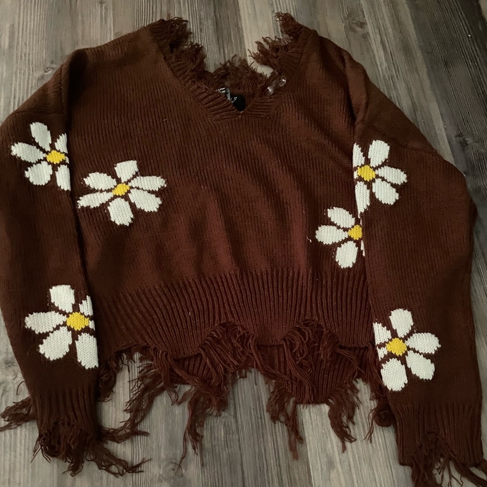 Sweater with flowers brown